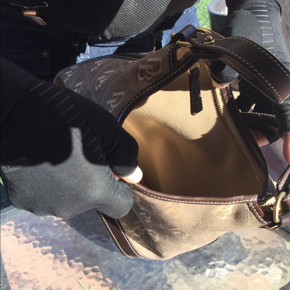 Small Dooney and Burke handbag - Picture 4 of 4